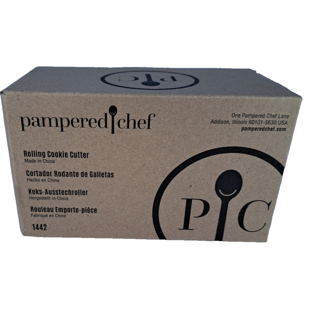 Pampered Chef Rolling Cookie Cutter 1442 White Silver Kitchen Baking Tool NEW